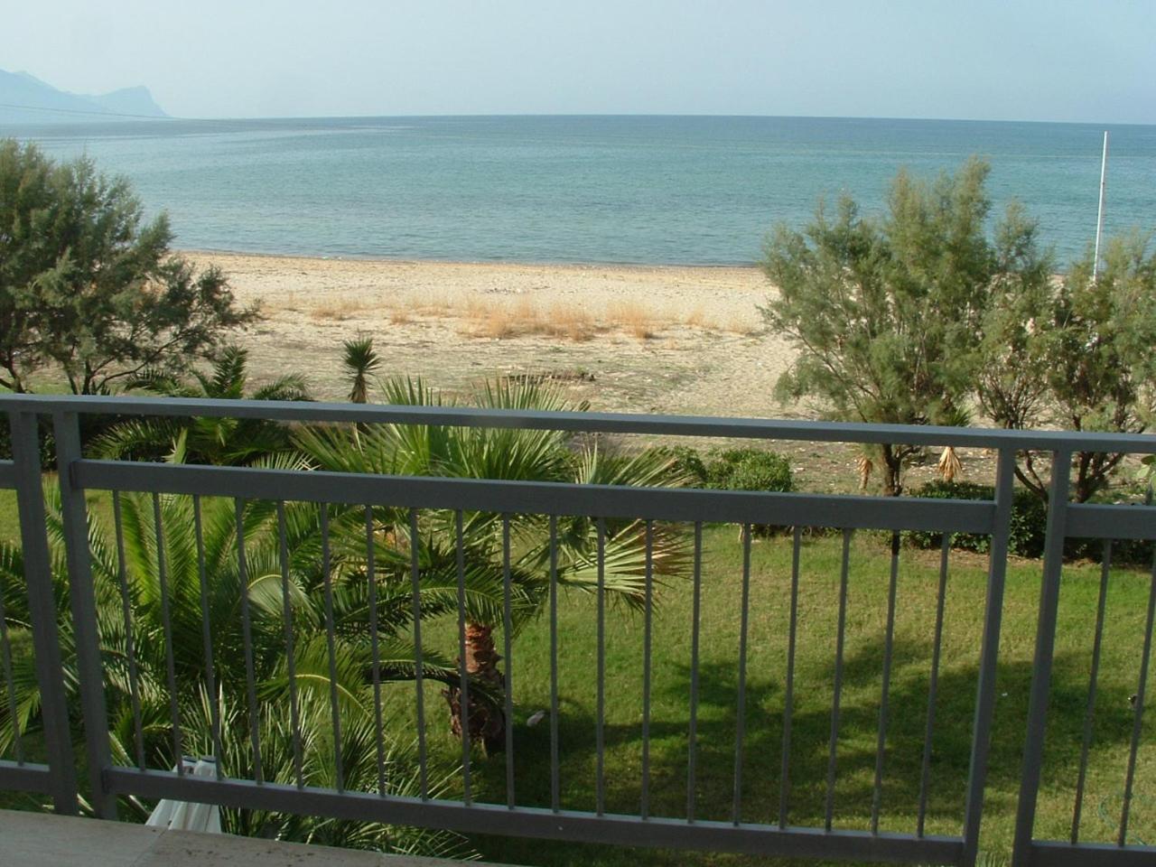 Casa Vacanze Ibiscus Alcamo Marina Exterior foto