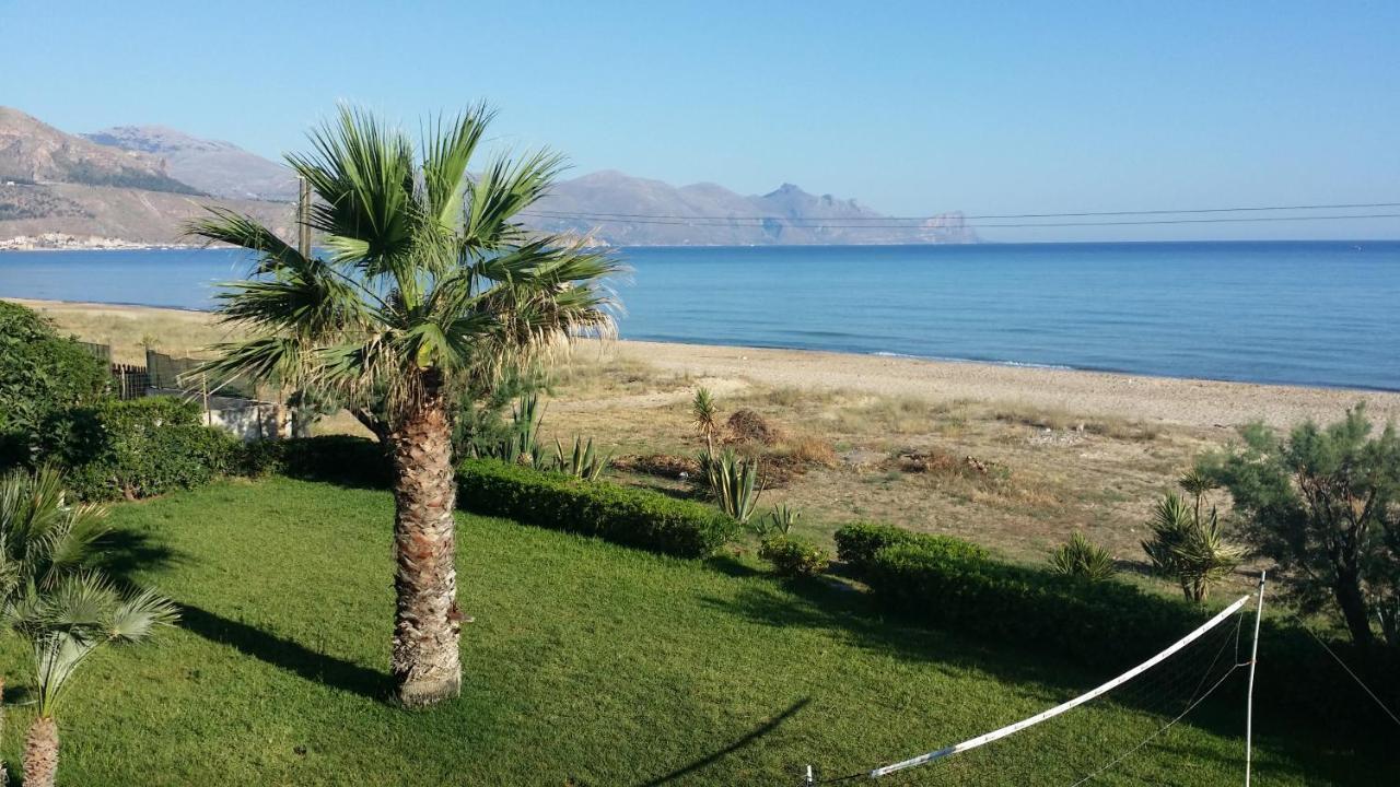 Casa Vacanze Ibiscus Alcamo Marina Exterior foto