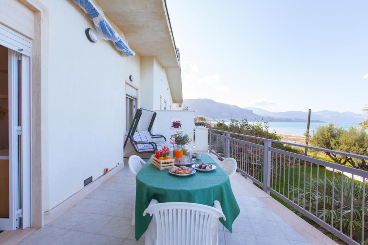 Casa Vacanze Ibiscus Alcamo Marina Exterior foto